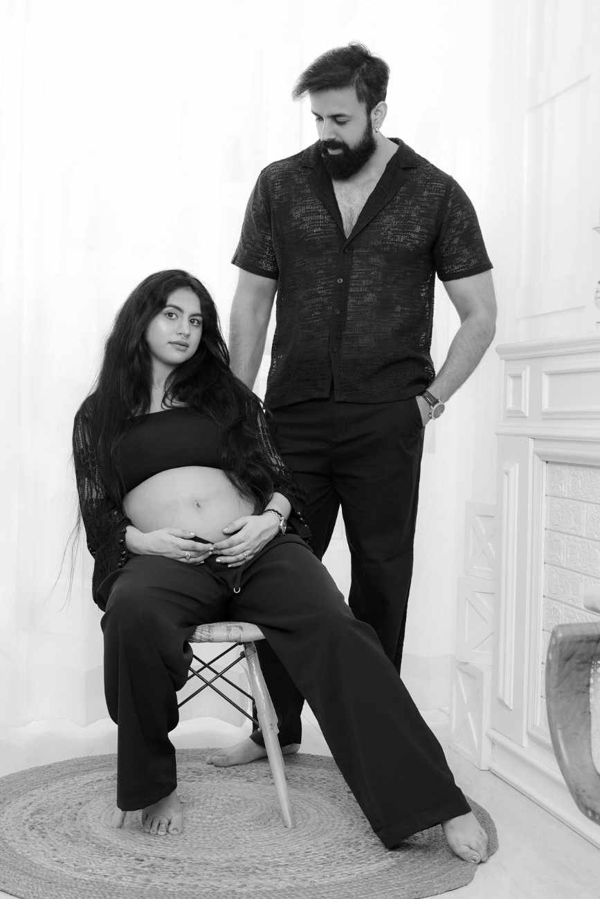 Maternity photoshoot in Ghaziabad - Maternity Portrait 12